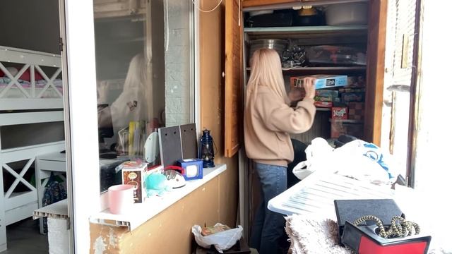 Мега расхламление балкона. Зимняя уборка на балконе.