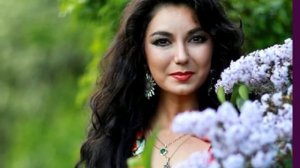 В беде и радости танцуй красивая. Пусть ошибалась я, за то любила я.
