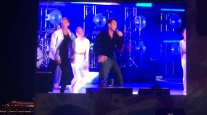 Фирдус Тямаев “Без бергә бәхетле” на сцене загса Казан с празд.концерта ко Дню Республики