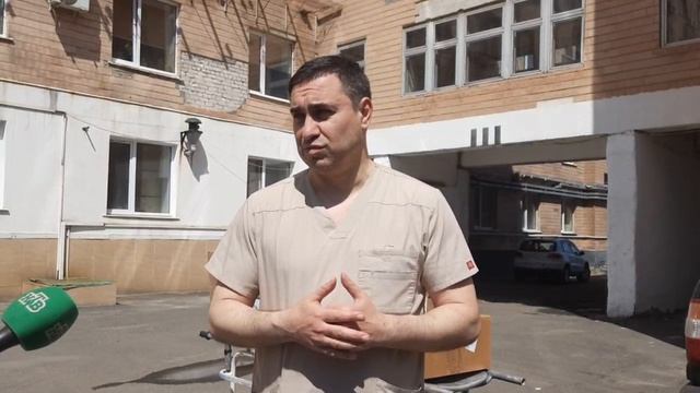 Дмитрий Хубезов Депутат Государственной Думы, приехал в ЛНР, чтобы  передать гуманитарный груз врача