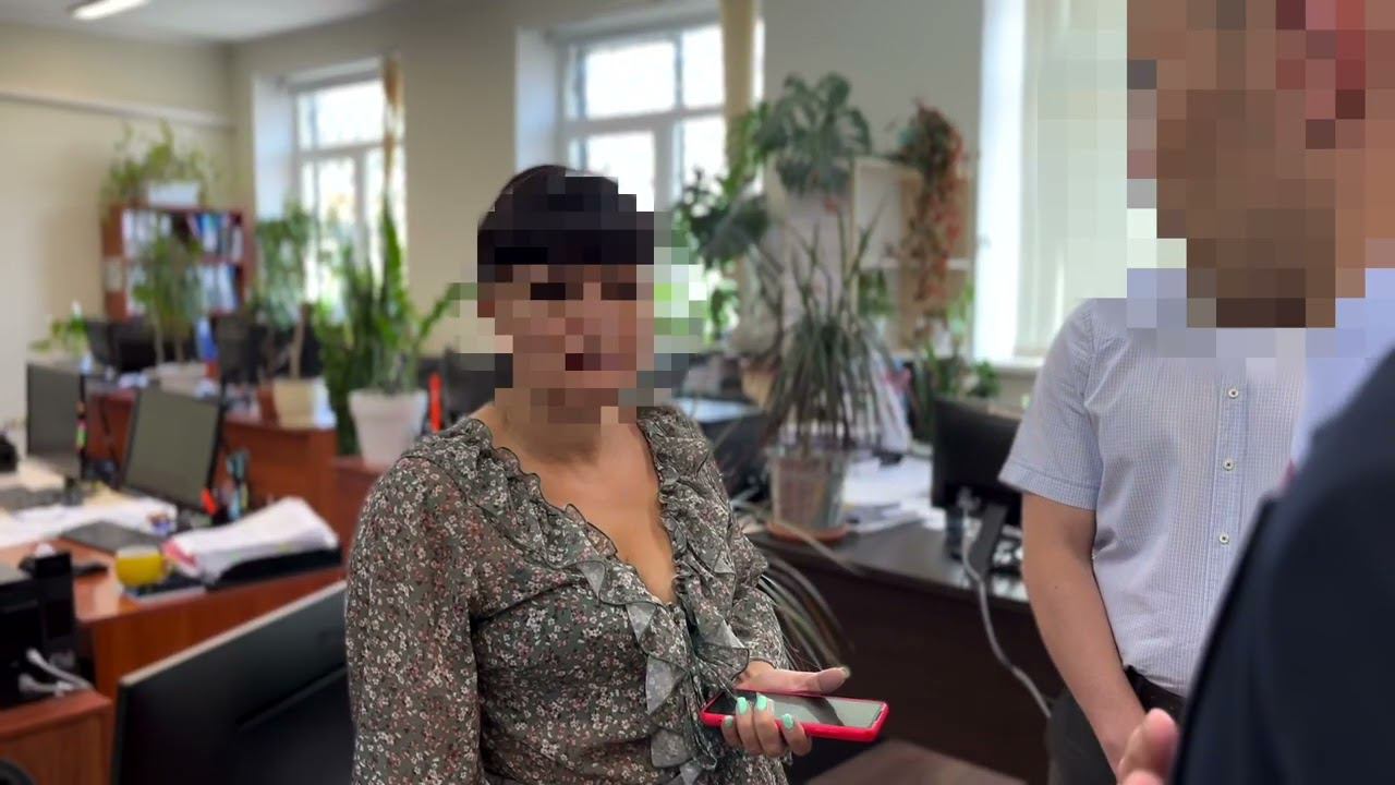 Сотрудницу Госкомрегистра Крыма обвиняют в незаконной регистрации права собственности на участок смотреть онлайн