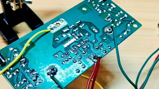 How to Make Inverter at home 12V to 150W-200W(Inverter in 400 Rs) смотреть онлайн