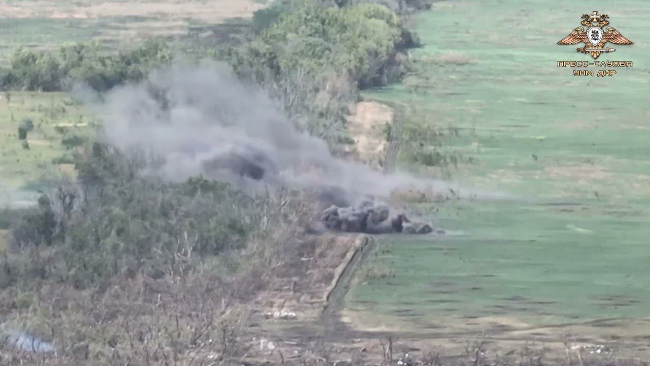 Артиллеристы 100 бригады ДНР обратили в бегство и уничтожили подразделение украинских военных смотреть онлайн