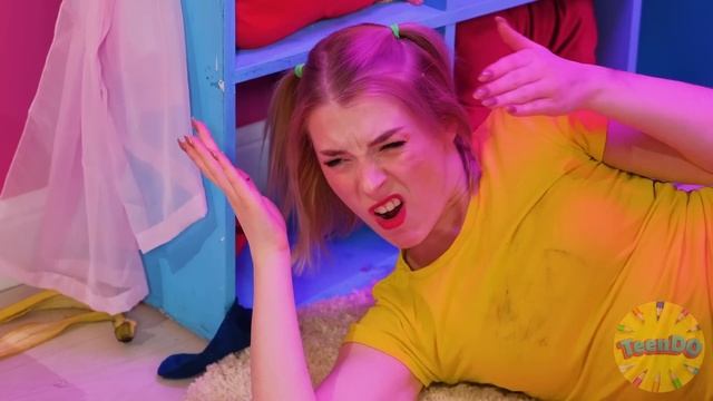 Секретные домики под кроватью | 24 часа Челлендж от TeenDO Challenge смотреть онлайн