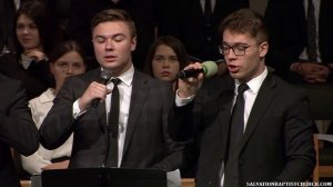 Пение «Снова подойду к тому Кресту…» ─ группа