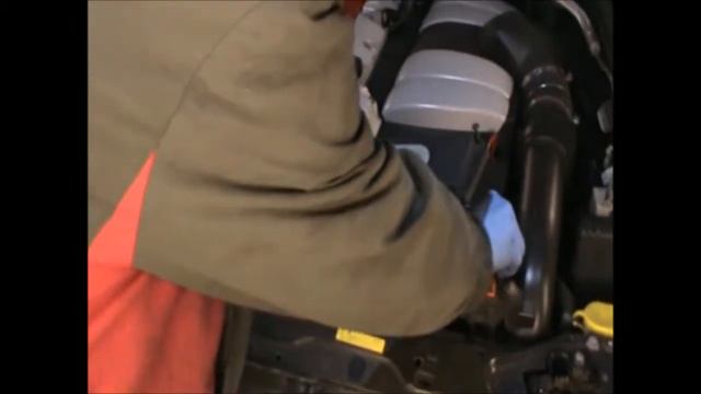 How to replace the air filter on a c200 2000 removal replacement смотреть онлайн