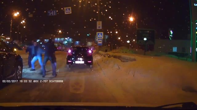Разборки на дороге. Ижевск 02.02.2017 смотреть онлайн