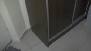 Шкаф-купе в общий коридор, в тамбур. Алюминиевая раздвижная система. Двери из ДСП.