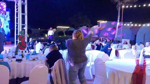 Зажигательные танцы аниматоров и гостей отеля BM Beach Resort