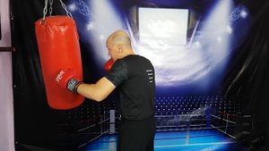 Уроки бокса.Произвольная работа на мешке. 30 минут.