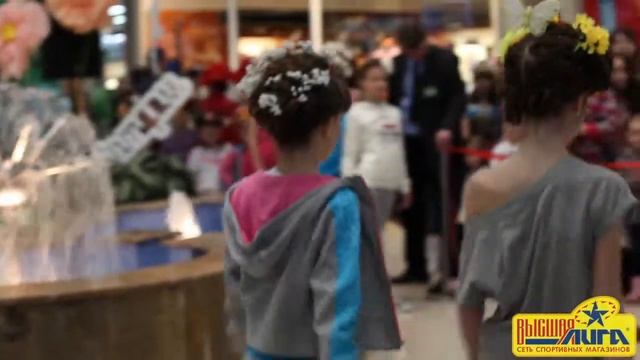 ТРЦ «Красная Площадь» Новороссийск fashion показ от магазина "Высшая Лига" смотреть онлайн