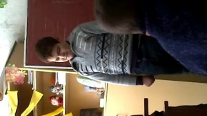 Пацан психует на уроке,бьется головой об доску и прочее)))