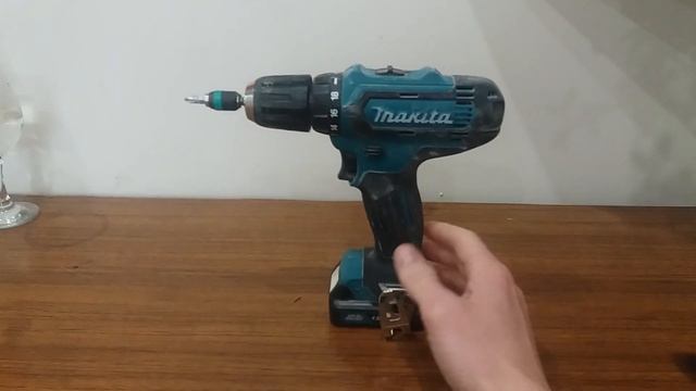 Шуруповёрт Makita DF331D смотреть онлайн