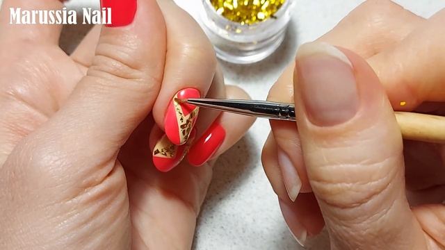 ЯРКИЙ КРАСНЫЙ МАНИКЮР С ЗОЛОТЫМ ДИЗАЙНОМ НА КОРОТКИЕ НОГТИ #ногти2021 #дизайнногтей #мкногти #маник смотреть онлайн