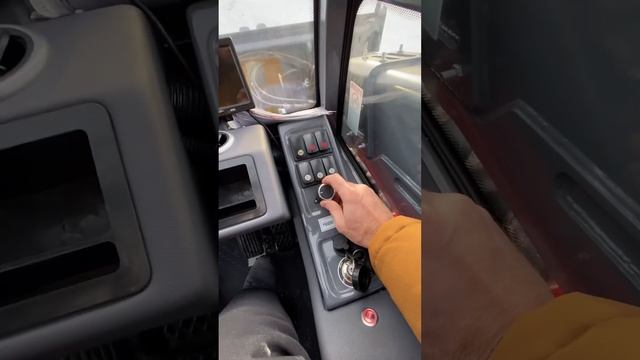 Кабина и управление телескопическим погрузчиком EVERUN ERT1500 (Mtech T135H)