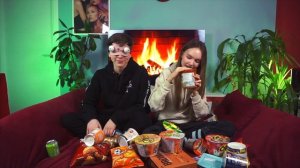 УГАДЫВАЕМ КОРЕЙСКУЮ ЕДУ через ПОЦЕЛУЙ С ПАРНЕМ | Арина Данилова