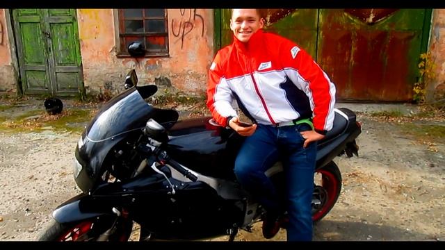 Yamaha Fzr 1000 первый литр , спортбайк для школьника 2018, 210 км/ч