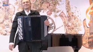 Nik Petruk bajan  Jupiter akord Arapov Paris a Karusel