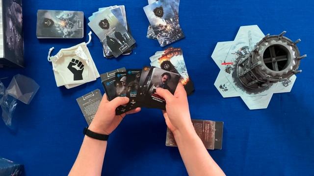 Распаковали Frostpunk! В нем гигантюры а не просто миниатюры смотреть онлайн