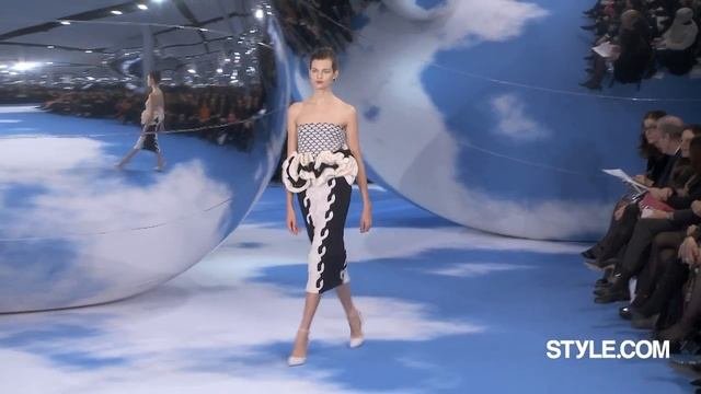 Fashion Show - Fall 2013 Ready-to-Wear: Christian Dior