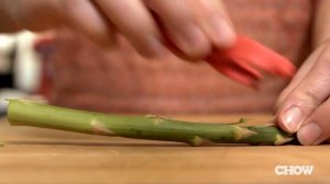 A Quick Trick for Raw Asparagus - CHOW Tip