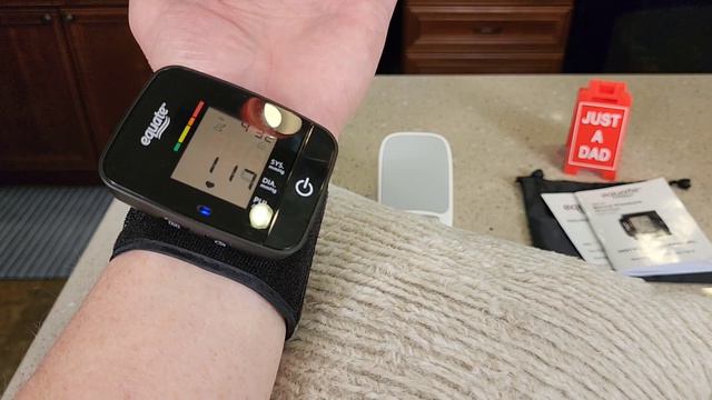 Walmart Equate 4500 Series Wrist Blood Pressure Monitor Review & How To Setup & Use it смотреть онлайн