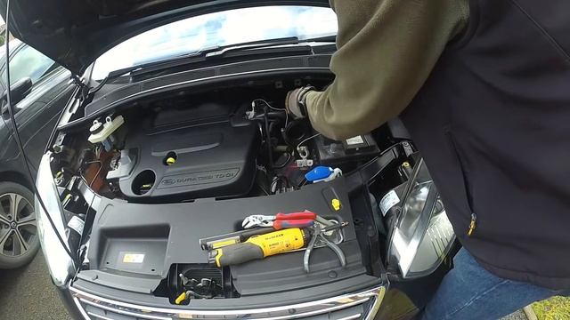 Ford Galaxy 2.0l Diesel Battery Swap смотреть онлайн