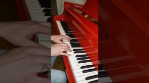 УМЕД АШРАФБЕКОВ 2018 -  ИГРАЕТ НА ПИАНИНО