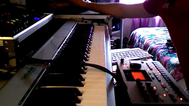 AKAROSOUND - Machinedrum Elektron SPS & Clavia Nord Rack 2x смотреть онлайн