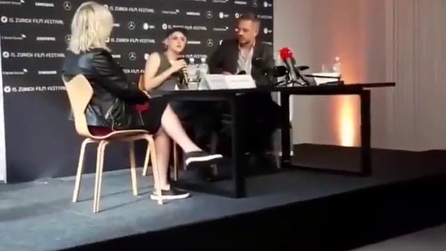 #kristenStewart at the #Seberg press conference #zff2019 via @Kinomagazin