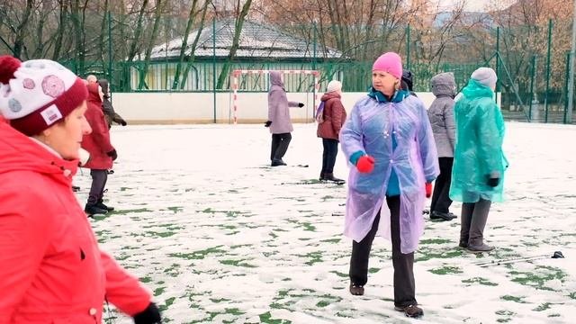Скандинавская ходьба в проекте «Московское долголетие»