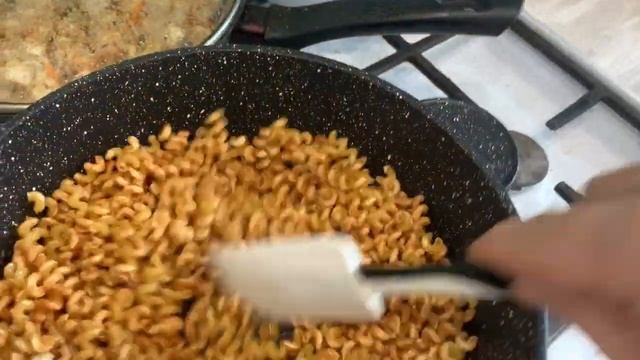 Армянская кухня жареные макароны с курицей