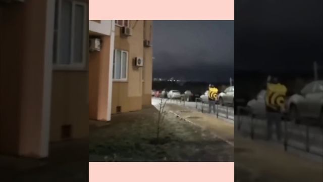 Ростов-на-Дону: мощный взрыв прогремел в районе ЖК "Вересаево" на ЛЭП. Подробности неизвестны. ⚡️