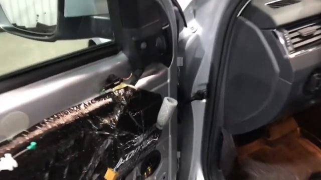 Skoda Octavia сделали качественную четырёхслойную шумоизоляцию дверей. Звуковой барьер Комфортмат