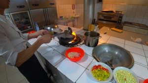 Вкуснее Лагмана!Как готовят Мампар Уйгурский в чайхане Узбекистана!