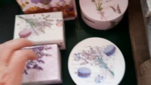 Как упаковать саженцы лаванды для пересылки.