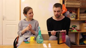Как развивать игру ребенка, если он просто все кидает?