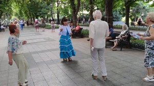 Ах Одесса танцы ? ? на Приморском Бульваре Июнь 2021