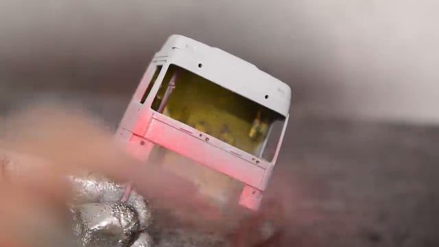 Mercedes-Benz ACTROS - Реставрация брошенного полуприцепа смотреть онлайн