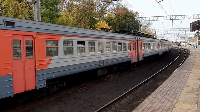 ЭД4М - 0149 прибытие и отправление.