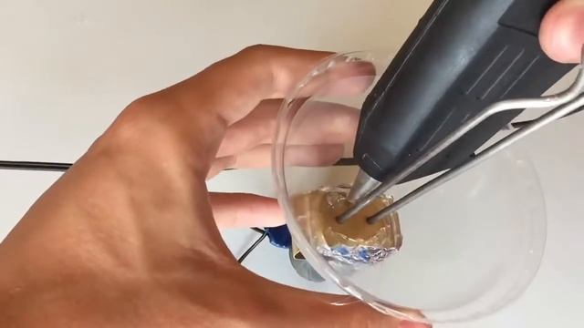 Как сделать смеситель из чашки Пластиковые двойной электрический миксер Учебное пособие смотреть онлайн