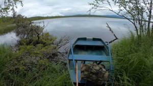 По летней таёжной тропе, рыбалка, ночёвка в избе.