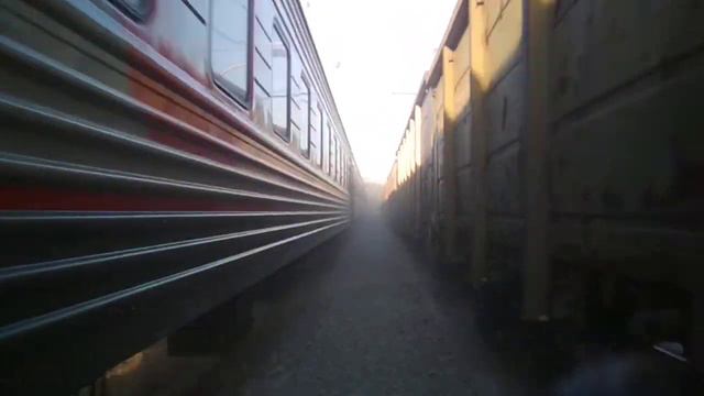 Оказался между поездами смотреть онлайн