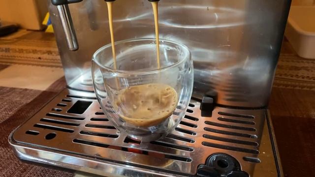 Тест кофе из Саеко Минуто VS Exprelia. Дорогая Саеко против дешевой. смотреть онлайн