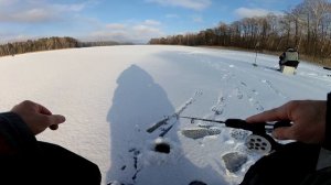 Зимняя рыбалка . Ловля окуня на балансир и блесну в феврале . Безнасадочная мормышка.
