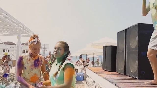 Холи вечеринка! смотреть онлайн