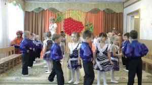 Танец на осеннем утреннике в средней группе . Осень раскрасавица.Муз.рук.Максюта Г. В.