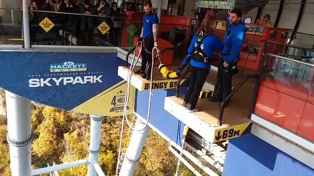 Скайпарк Сочи. Навесной пешеходный мост длиной 439м над пропастью 210м. Прыжок с высоты 69м.