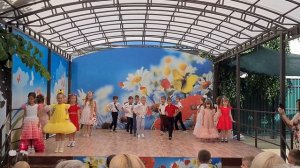 танец "Сегодня праздник у девчат"