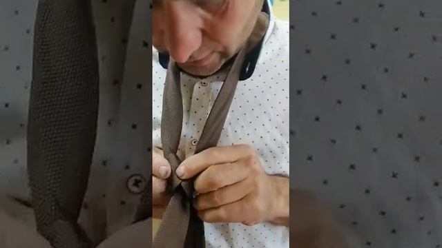 Как завязать галстук. смотреть онлайн